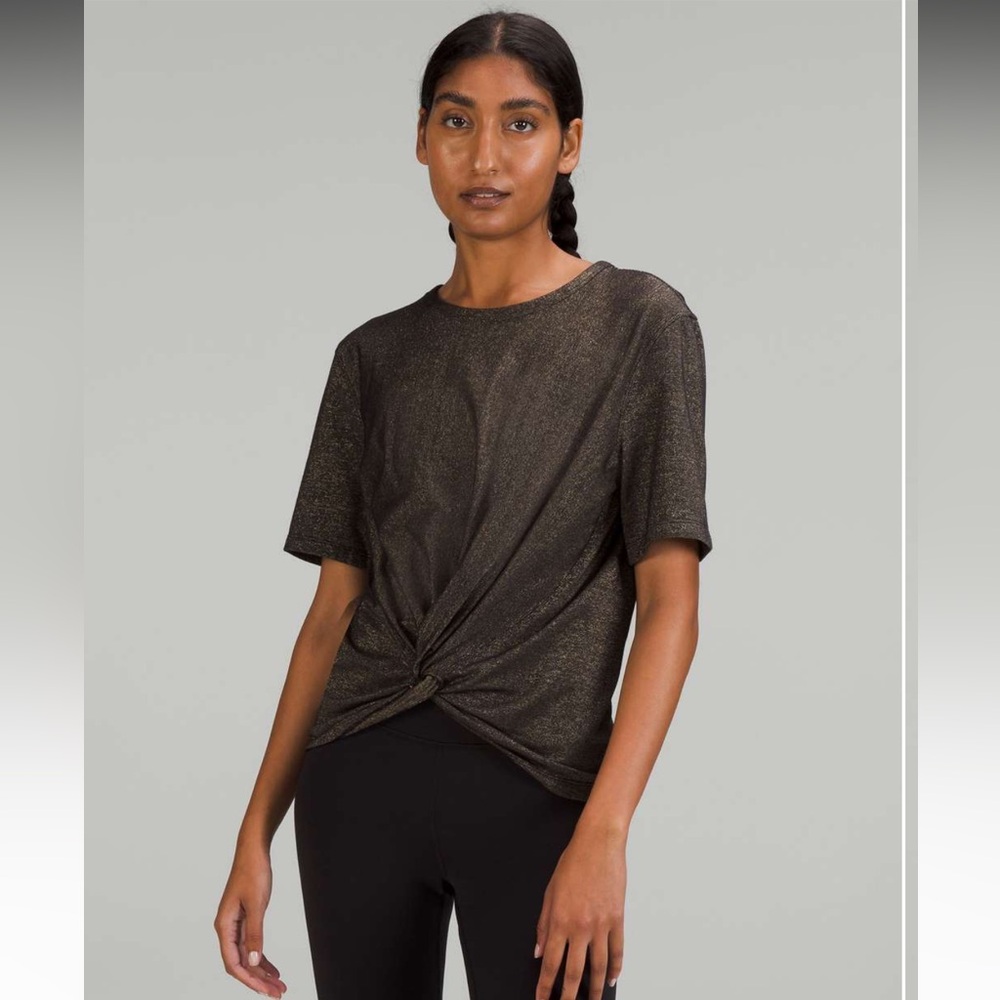 lululemon athletica Black and Gold Twist Knot Crescent Tshirt Sz 2